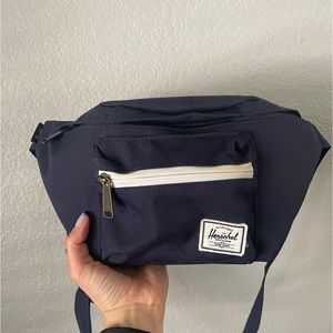 Navy Herschel Seventeen Hip Pack
